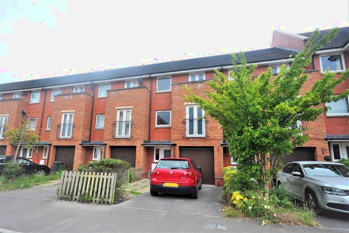 4 Bedroom Terraced House To Rent In Celsus Grove, Swindon, Wiltshire, SN1