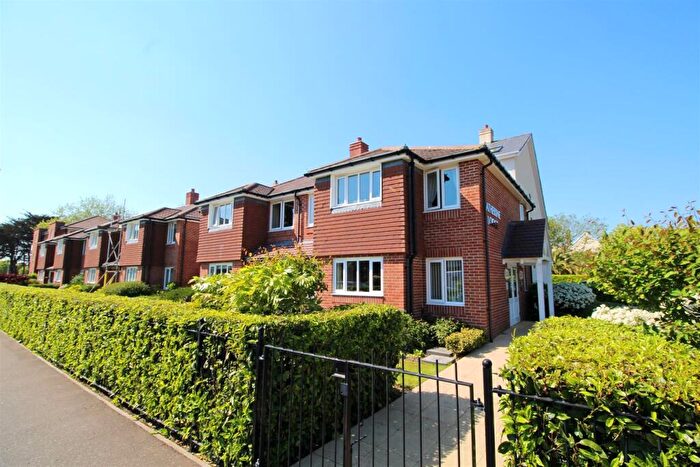 2 Bedroom Retirement Property For Sale In Catherine Lodge, Worthing, BN13