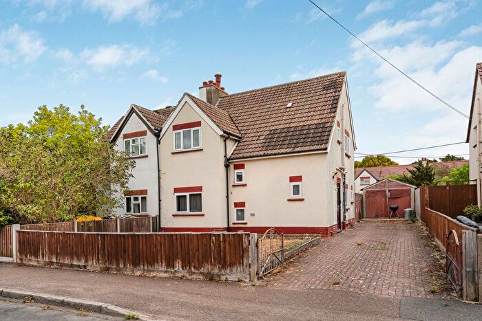 3 Bedroom Semi-Detached House For Sale In John Mason Road, Abingdon, Oxfordshire, OX14