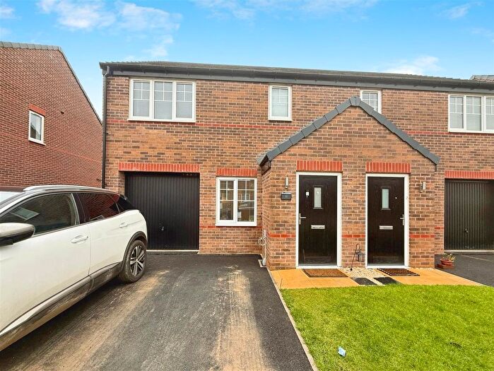 3 Bedroom Semi-Detached House For Sale In Sycamore Drive, Holmewood, Chesterfield, S42