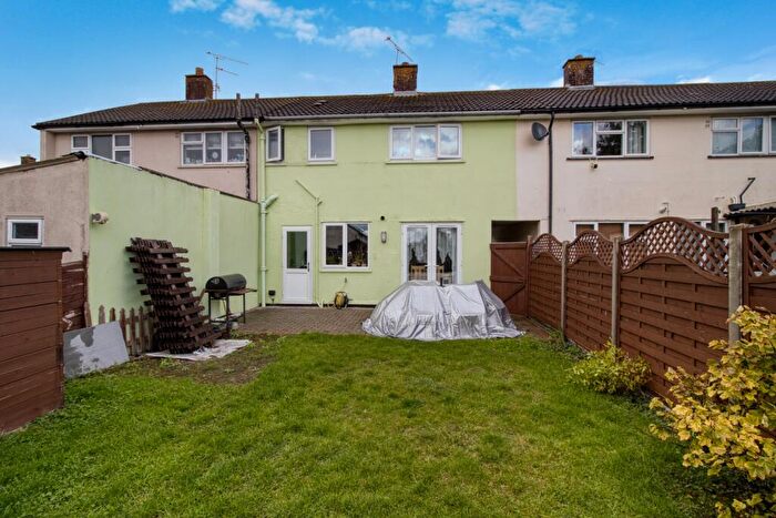 3 Bedroom Terraced House For Sale In Walcot, Swindon, SN3
