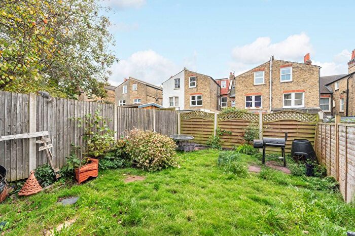 2 Bedroom Flat To Rent In Norfolk House Road, Streatham Hill, London, SW16