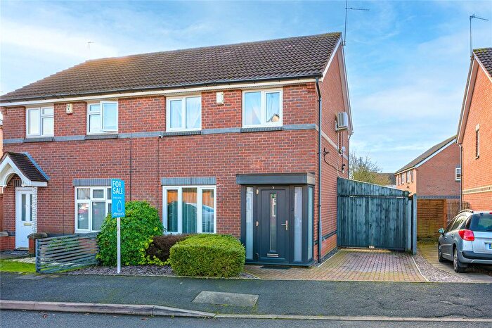 3 Bedroom Semi Detached House For Sale In The Chase, Dunstall Park, Wolverhampton, West Midlands, WV6