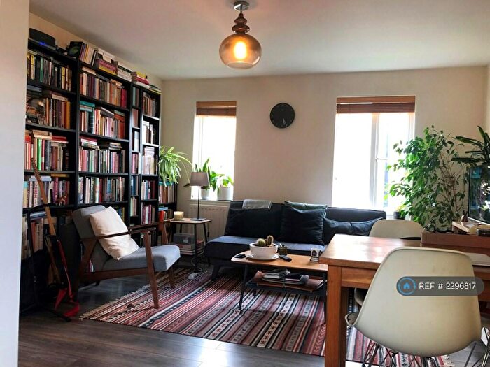 1 Bedroom Flat To Rent In Lynbrook Grove, London, SE15