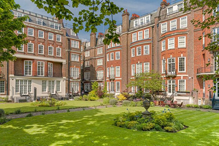 3 Bedroom Flat For Sale In Dunraven Street, Mayfair, London, United Kingdom, Mayfair, W1K
