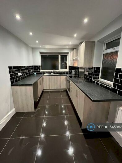 3 Bedroom End Of Terrace House To Rent In Groves Street, Swindon, SN2