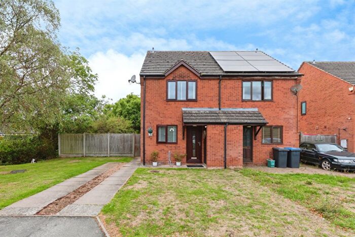 2 Bedroom Semi-Detached House For Sale In Russell Close, Long Itchington, Southam, CV47