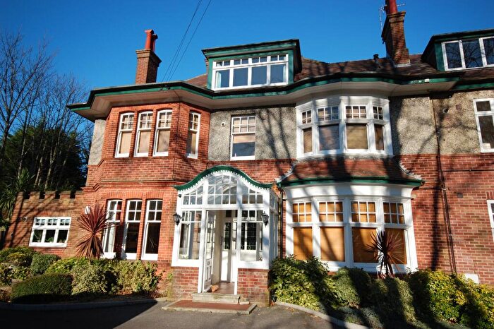 2 Bedroom Flat To Rent In Beechey Road, Bournemouth, BH8