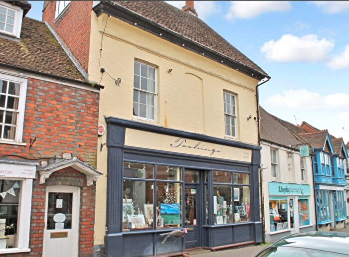2 Bedroom Flat To Rent In High Street, Bishops Waltham, Hampshire, SO32