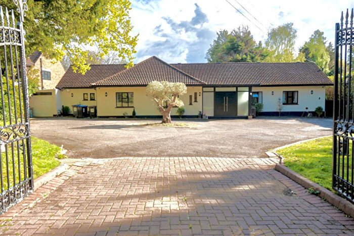 7 Bedroom Bungalow For Sale In , Ruxbury Road, Surrey, KT16