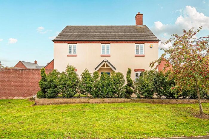 4 Bedroom Detached House For Sale In Ratcliffe Close, Old Stratford, MK19