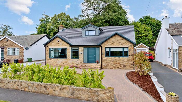 4 Bedroom Detached House For Sale In The Fairway, Leeds, LS17