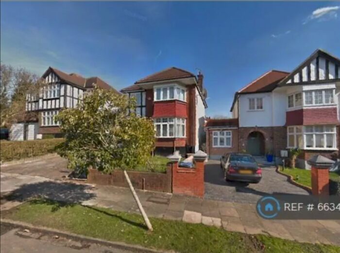 4 Bedroom Bungalow To Rent In Corringham Road, Wembley, Greater London HA9