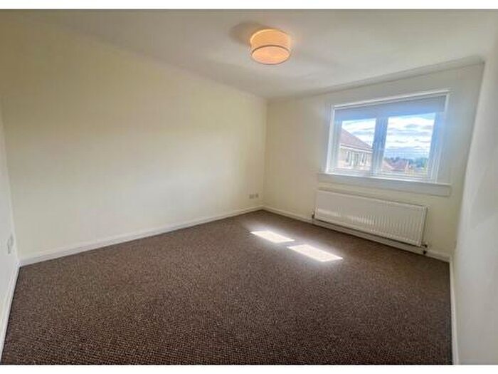 2 Bedroom Flat To Rent In Aikman Place, East Kilbride, G74