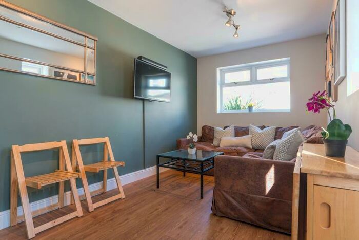 7 Bedroom Terraced House To Rent In Manners Road, Portsmouth, PO4