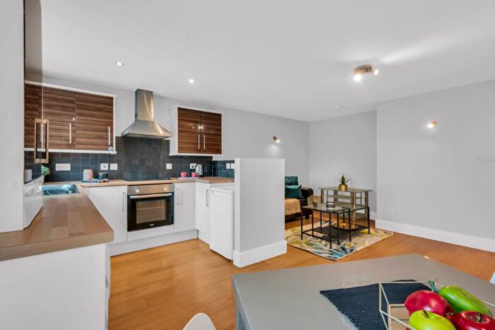 1 Bedroom Flat To Rent In Cardigan Road, Leeds, LS6