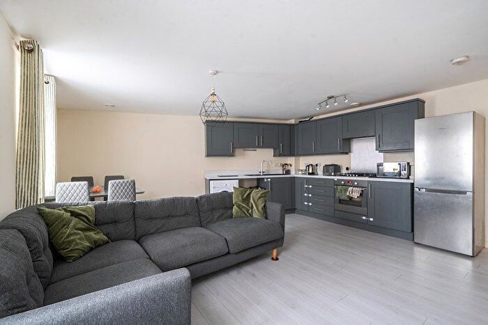 2 Bedroom Flat For Sale In Prince Rupert Drive, Aylesbury, Buckinghamshire, HP19