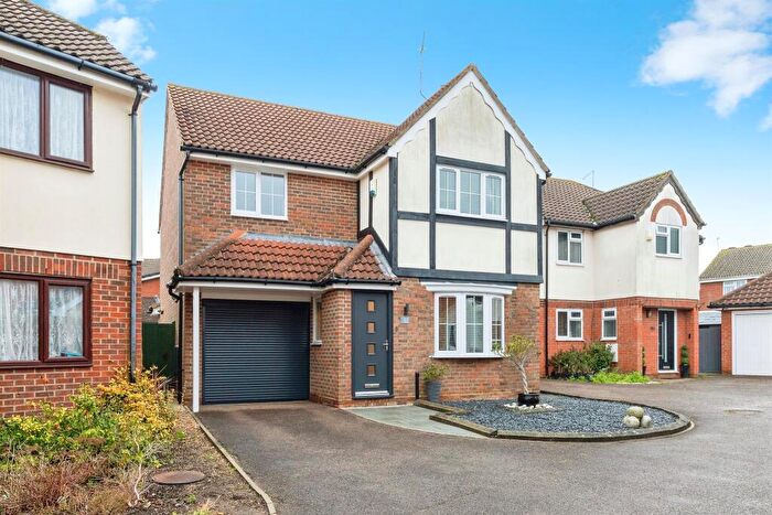 4 Bedroom Detached House For Sale In Hayfield, Chells Manor, Stevenage, SG2