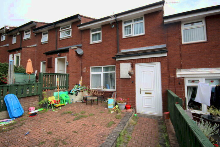 3 Bedroom Terraced House To Rent In Coal Hill Green, Rodley, Leeds, LS13