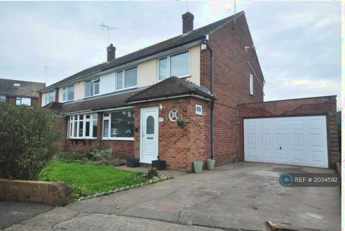 3 Bedroom Semi-Detached House To Rent In Gravesend, Gravesend, DA12