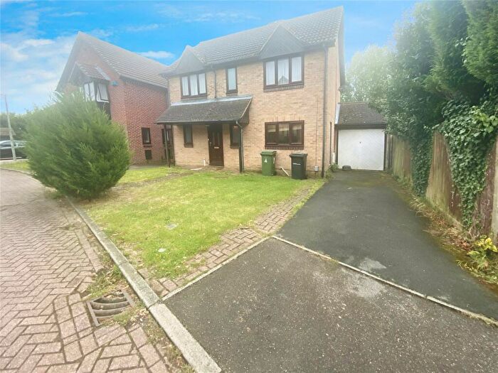 4 Bedroom Link Detached House To Rent In St. Heliers Close, Maidstone, Kent, ME16