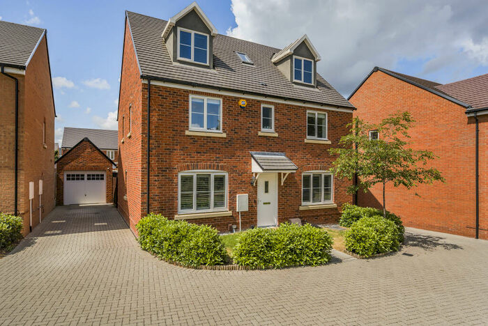 5 Bedroom Detached House To Rent In Potter Way, Winnersh, Wokingham, RG41