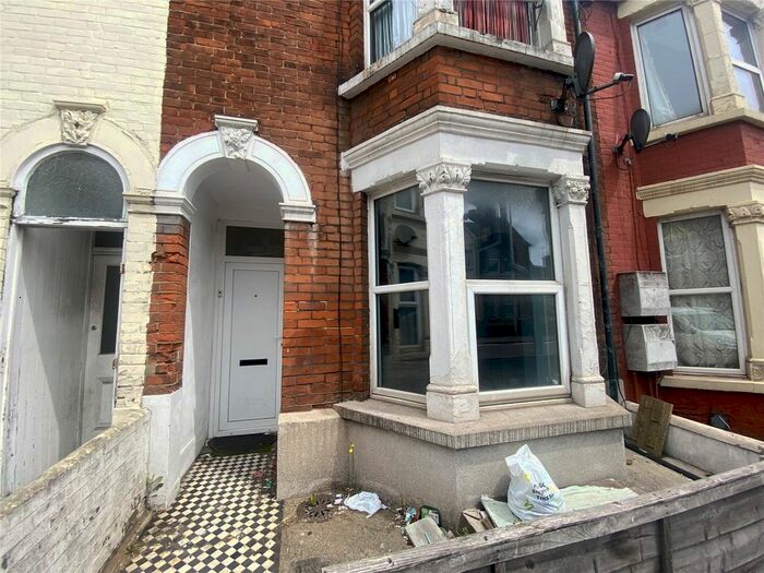 1 Bedroom Flat To Rent In Rainham Road, Gillingham, Kent, ME7