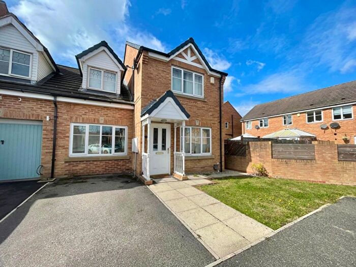 3 Bedroom Semi Detached House For Sale In Gleneagles Court, Normanton, West Yorkshire, WF6