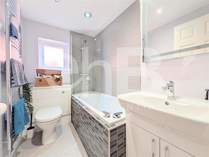 3 Bedroom House To Rent In Combroke Grove, Hatton Park, Warwick, CV35