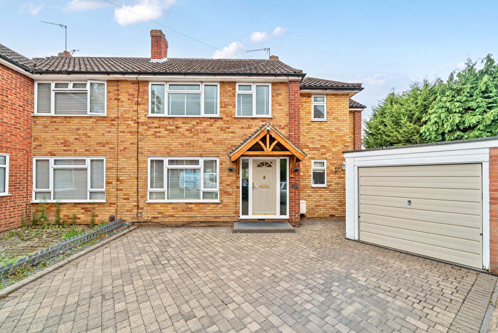 4 Bedroom Semi-Detached House For Sale In Fullerton Drive, Byfleet, KT14