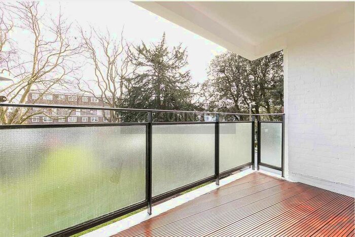 2 Bedroom Flat To Rent In Tooting Bec Road, London, SW17