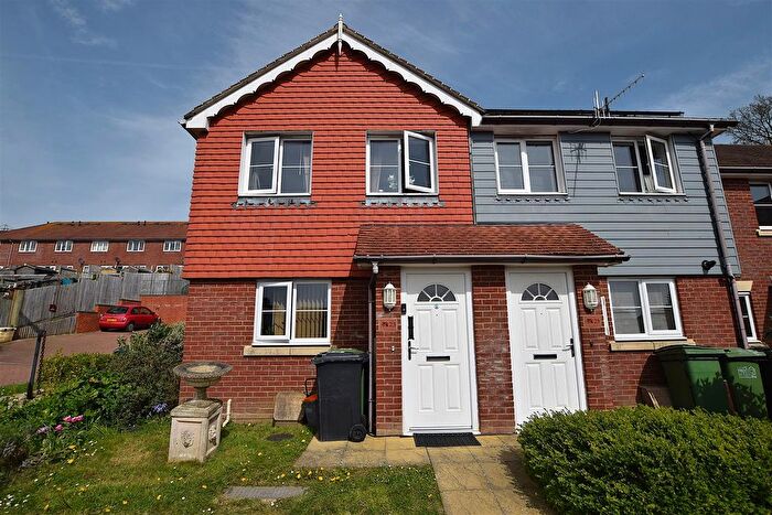 3 Bedroom Semi-Detached House To Rent In Bannister Close, Hastings, TN34