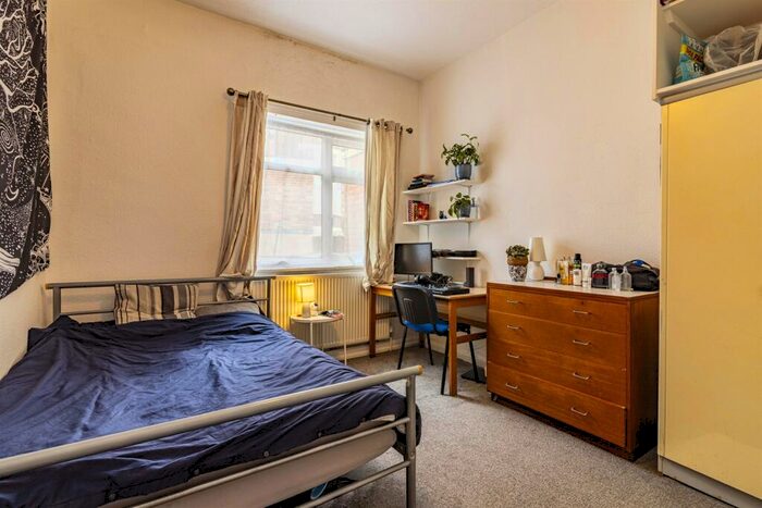 2 Bedroom Semi-Detached House To Rent In Burns Avenue, NG7