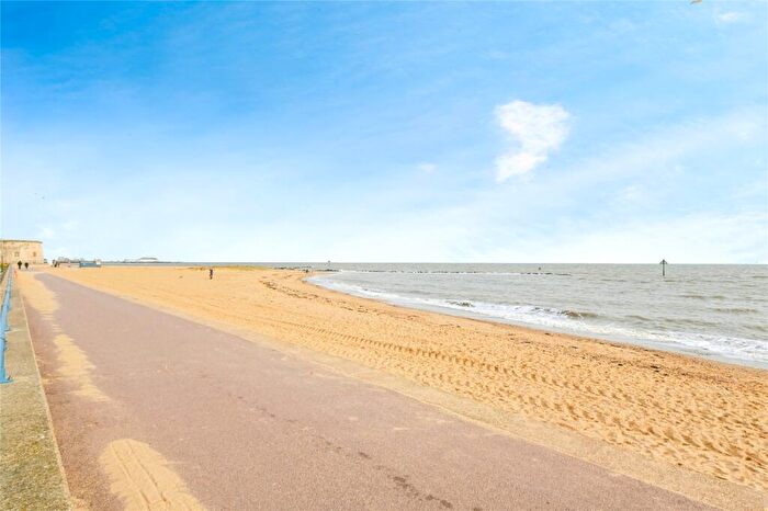 2 Bedroom Flat For Sale In Selsey Avenue, Clacton-on-Sea, Essex, CO15