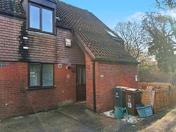 1 Bedroom Maisonette For Sale In Newgate Close, St. Albans, AL4