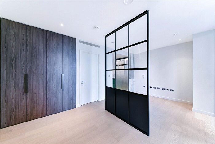 Studio To Rent In The Wardian, Canary Wharf, E14