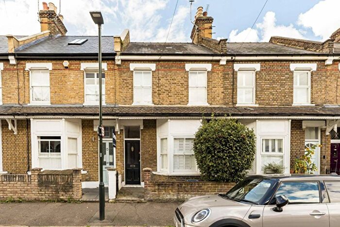 2 Bedroom Property For Sale In Avenue Road, Hampton, TW12