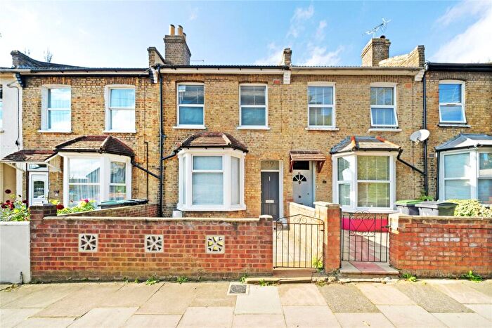 3 Bedroom House For Sale In Stanley Road, London, N15