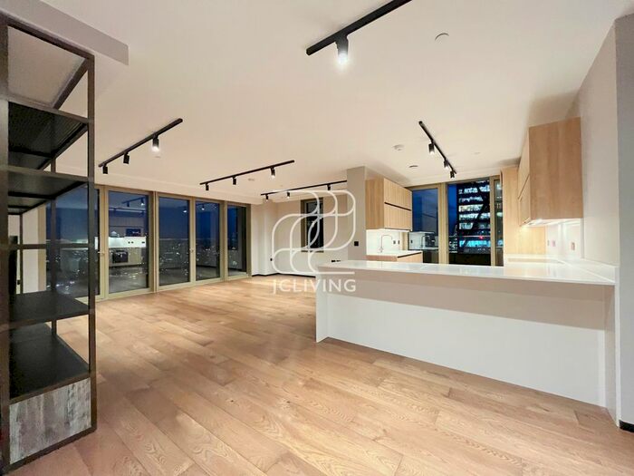 3 Bedroom Flat To Rent In Stage Apartments Hewett Street, London, EC2A