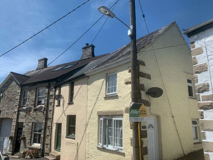 2 Bedroom House To Rent In Bodmin, PL31