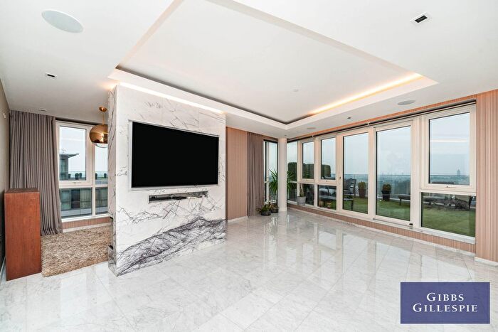 3 Bedroom Flat To Rent In Skyline House, Dickens Yard, Longfield Avenue, W5