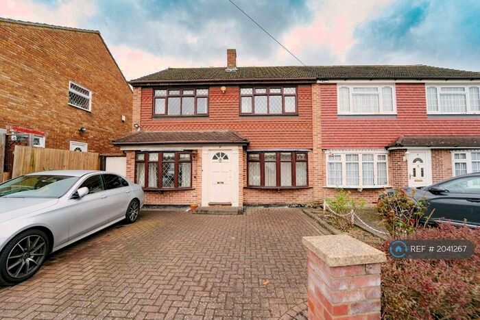 3 Bedroom Semi-Detached House To Rent In Stevens Way, Chigwell, IG7