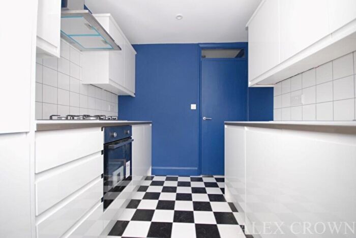1 Bedroom Flat To Rent In Ramsay Court St Johns Villas, Archway, N19