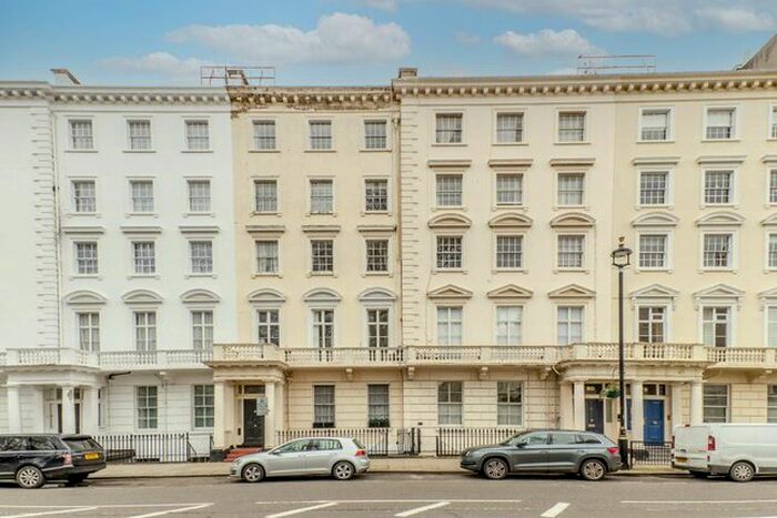 3 Bedroom Flat To Rent In Eccleston Square, Victoria, London, SW1V