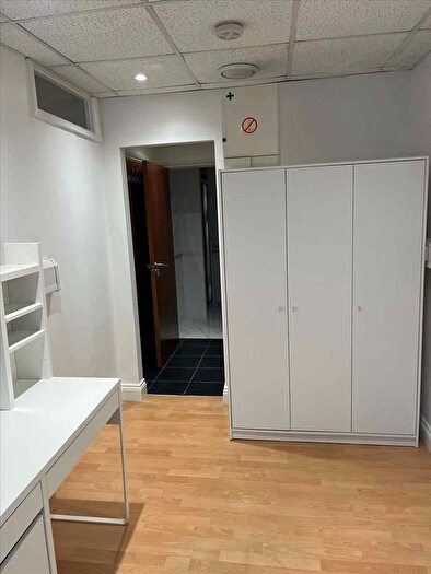 Studio To Rent In Hay Lane, London, NW9