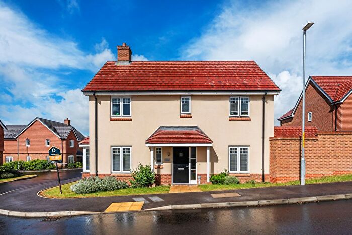 4 Bedroom Detached House For Sale In Clark Close, Edenbridge, Kent, TN8