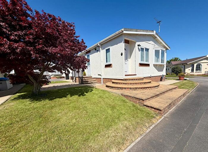 2 Bedroom Park Home For Sale In Little Preston Park, Hall Road, Little Preston, Leeds, LS26