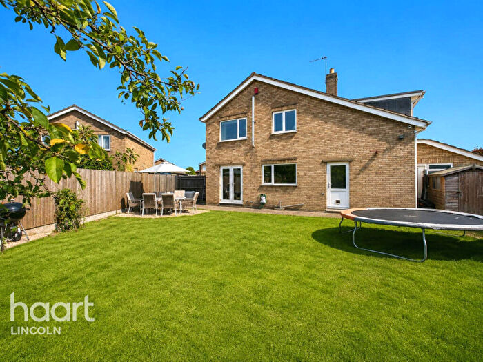 5 Bedroom Detached House For Sale In Oakfield, Saxilby, LN1
