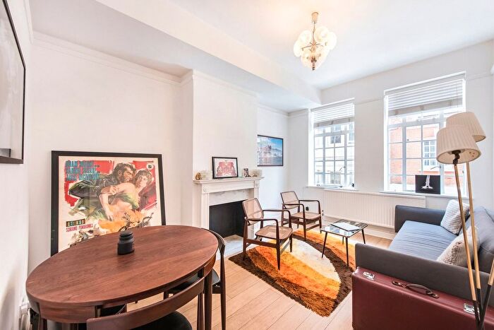 1 Bedroom Flat To Rent In Bruton Place, Mayfair, W1J