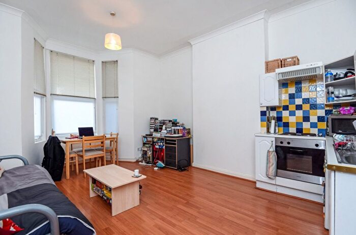 1 Bedroom Flat To Rent In Lithos Road, South Hampstead, London, NW3